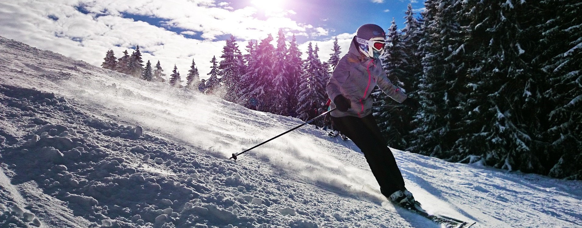 skiing-1723857_1920.jpg